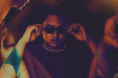 Fariz Danyza Lepas Debut Single Thousand Gods