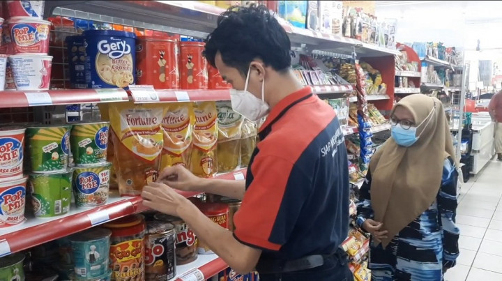 Harga Minyak Goreng Tembus Rp50 Ribu per 2 Liter, Warga Menjerit!