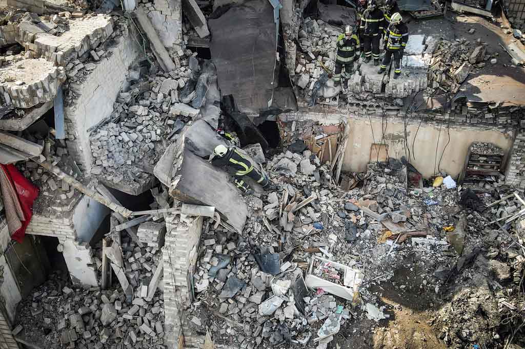 Roket Hantam Apartemen di Kiev, Satu Orang Meninggal