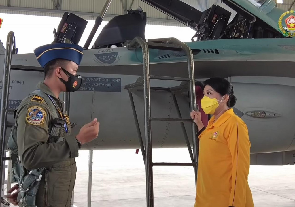 Ketua Umum Dharma Pertiwi, Hetty Andika Perkasa, mengunjungi Pangkalan Udara Iswahjudi di Magetan, Jawa Timur, Kamis, 17 Maret 2022. Dokumentasi/ istimewa