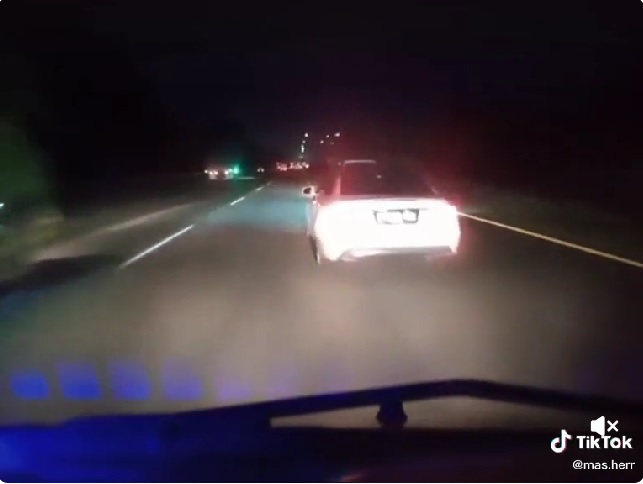 Mercy Penghalang Ambulans di To Tangerang Diduga Mati Pajak