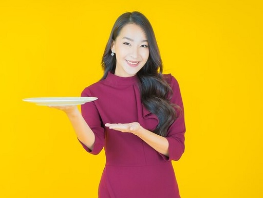  Seorang ibu menyusui perlu mengonsumsi berbagai makanan sehat yang dapat menunjang produksi ASI-nya. (Foto: Ilustrasi. Dok. Freepik.com)