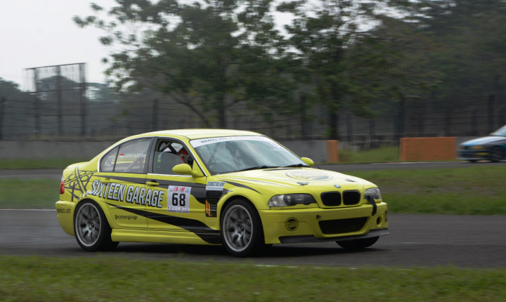 ISSOM 2022: Geber BMW E46, Lucky Aziz Menang Dramatis di Balapan Mobil Eropa