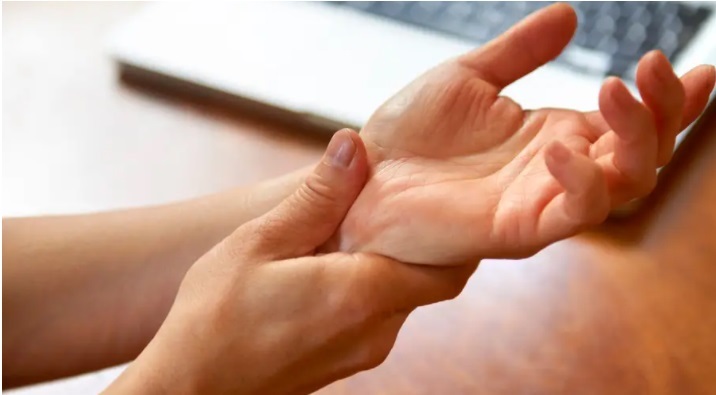 Kondisi Tanganmu Bisa Menunjukkan Tingkat Kolesterol dalam Tubuh