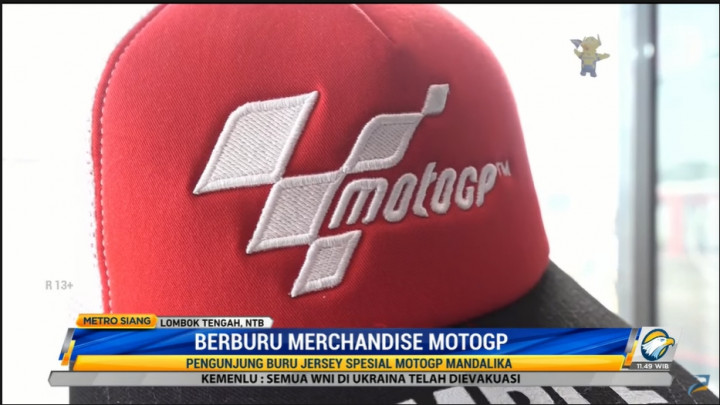 Berburu Merchandise MotoGP