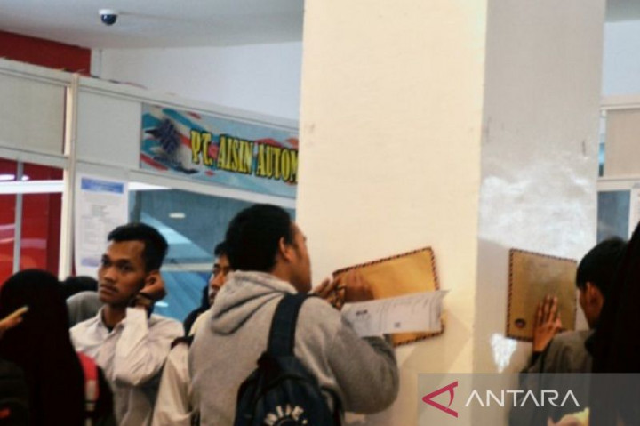 Praktik Percaloan Tenaga Kerja Masih Marak di Karawang