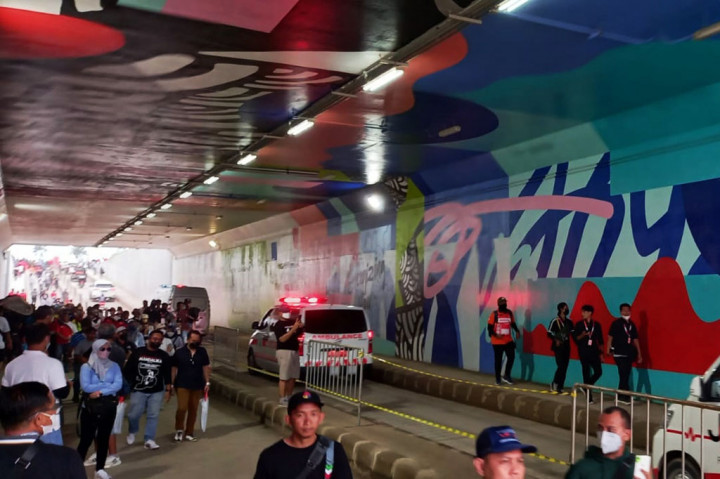 Seni Grafiti Hiasi Terowongan Sirkuit Mandalika