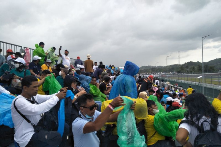 Sirkuit Mandalika Diguyur Hujan Ringan Sebelum <i>Race</i> MotoGP