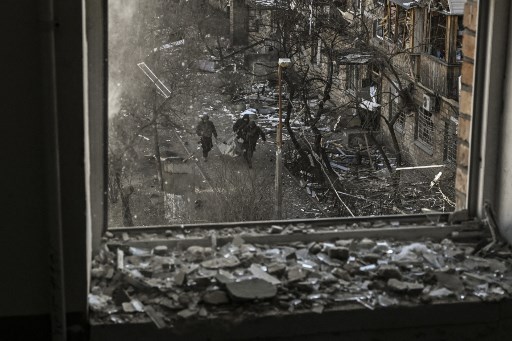 OHCHR sebut serangan Rusia di Ukraina tewaskan 902 warga sipil./AFP