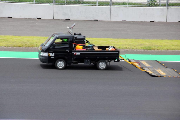 Selain Motor, Suzuki Juga Turunkan Mobil Di Lintasan MotoGP Mandalika