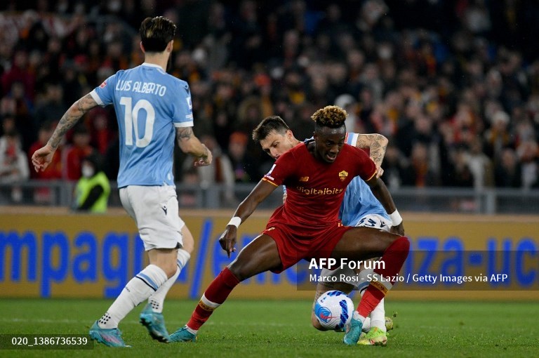 Suasana pertandingan AS Roma vs Lazio (AFP/Lazio/Marco Rosi)