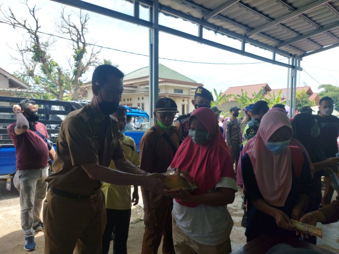 Operasi Pasar Minyak Goreng di Pesawaran Disetop