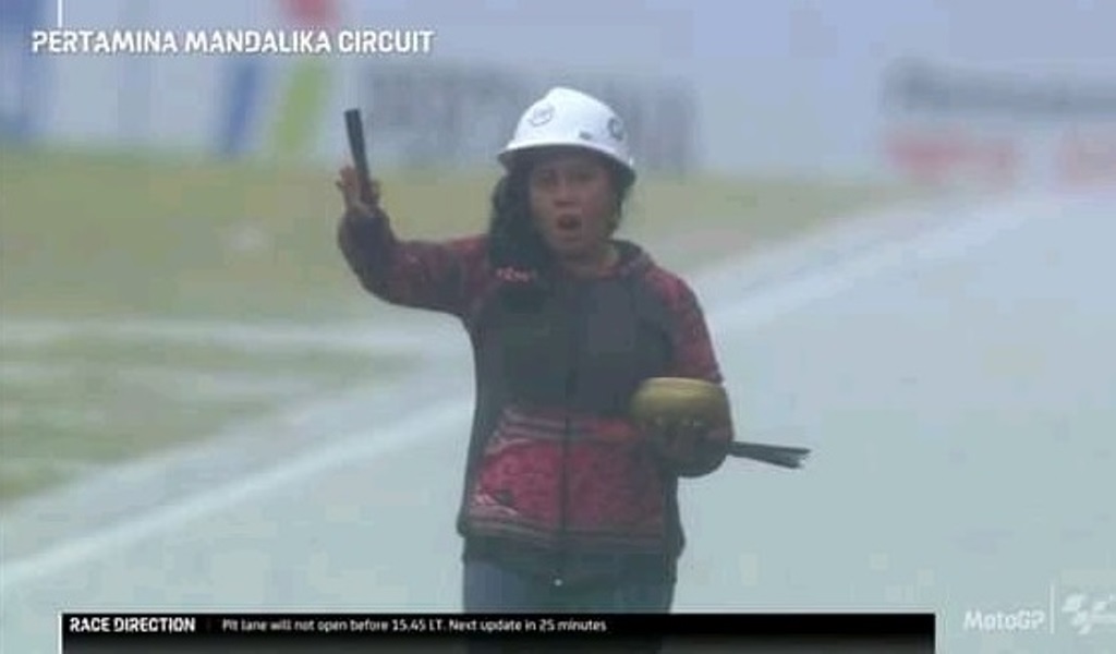 Rara Istiati Wulandari, pawang hujan yang bertugas di GP Mandalika. (foto: twitter)