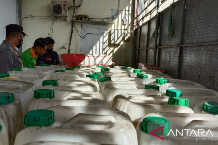 Kapolres Gorontalo Utara Pastikan Stok Minyak Goreng Tersedia