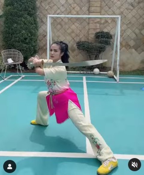 Ini yang bikin Krisdayanti betah berolahraga ala Tiongkok. Bisa bikin langsing! (Foto: Dok. Instagram Krisdayanti/@krisdayantilemos)