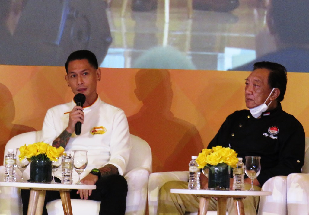 Chef Juna (kiri) bersama Chef Yongki Gunawan (Foto: A. Firdaus/Medcom.id)
