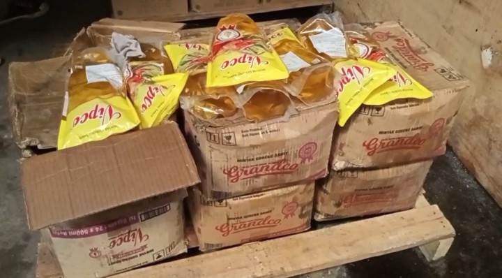 Minyak Goreng Curah di Cirebon Diduga Dikemas Seolah Premium