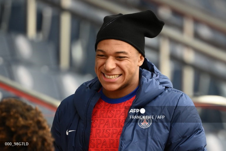 Presiden FFF Minta Mbappe Bertahan di PSG