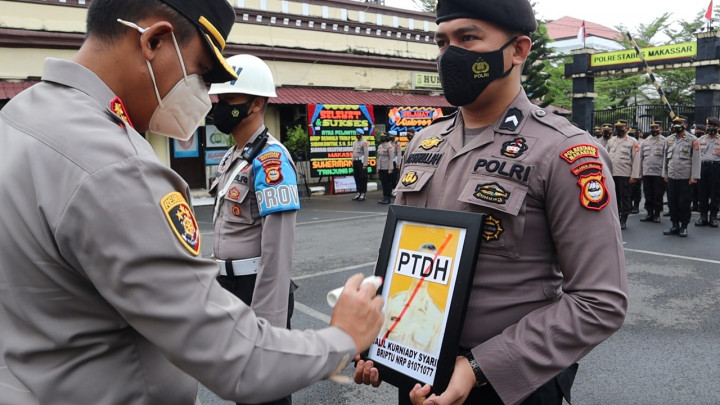 Mangkir Tugas Sebulan, Dua Anggota Polrestabes Makassar Dipecat