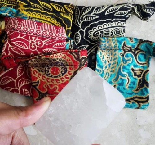 Tak Hanya untuk Bau Badan, Ini Manfaat Tawas untuk Kecantikan