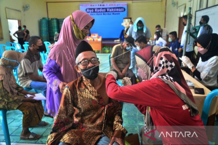 Vaksinasi Covid-19 Dosis Dua Lansia di Aceh Mencapai 52%