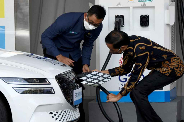 Potret Jokowi Resmikan SPKLU Ultra Fast Charging Penunjang KTT G20 di Bali