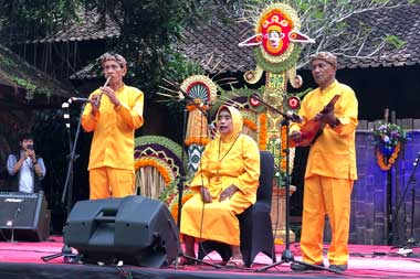 Senandung Dadendate, Seni Musik dari Donggala yang Nyaris Punah