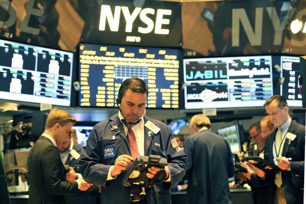 Wall Street Bervariasi, S&P Terkerek Obligasi AS