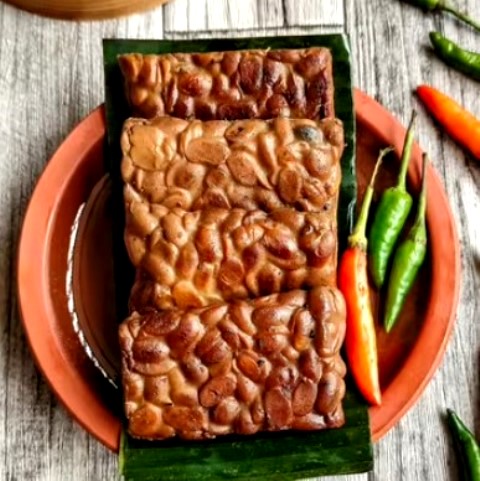 Yuk, buat resep tempe bacem bakar. Enggak sulit kok! (Foto: Dok. Endeus TV)