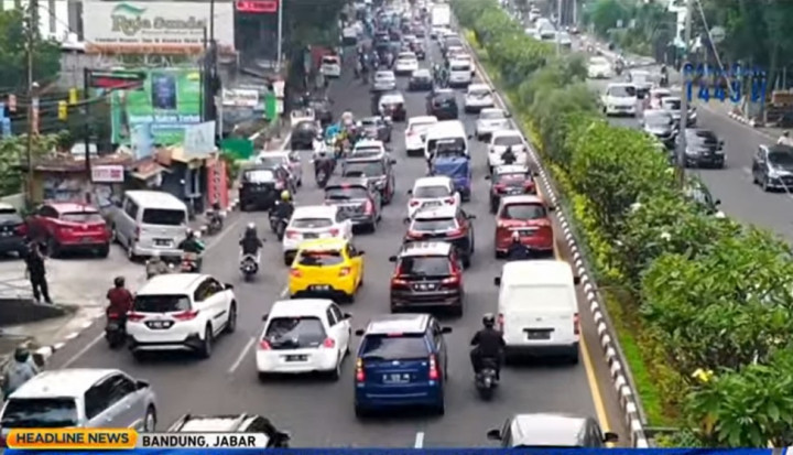 Arus Balik Akhir Pekan, Lalu Lintas di Gerbang Tol Pasteur Macet 2 Km