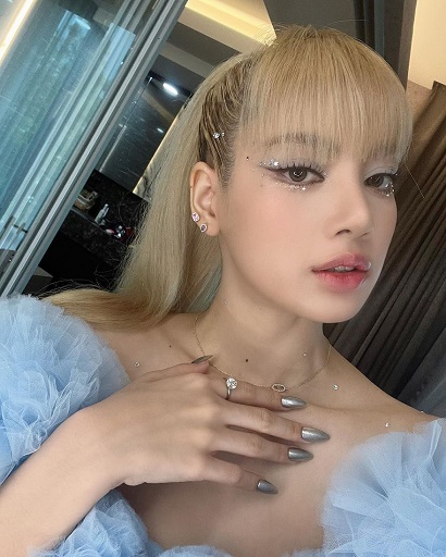 Pakai Gaun Tulle, Lisa BLACKPINK Tampil Imut di Ulang Tahun Ke-25