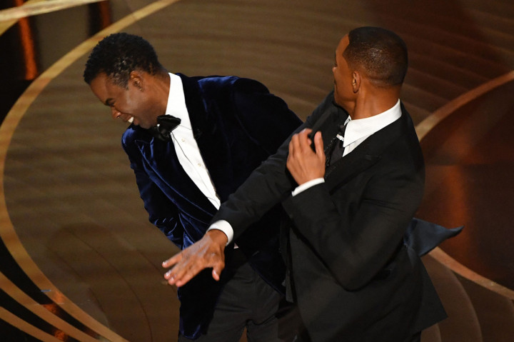 Viral Will Smith Tampar Chris Rock di Panggung Oscar 2022