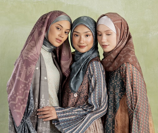 Motif Songket Minang Jadi Tema Koleksi Spesial Raya RiaMiranda 2022