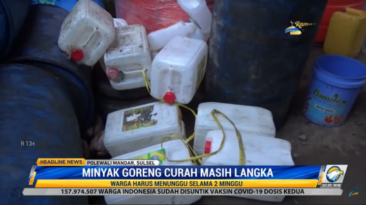 Warga Polewali Mandar 2 Pekan Menanti Minyak Goreng