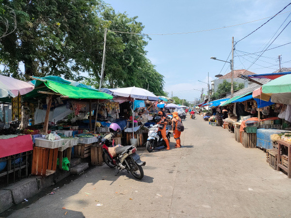 Punya Kios di dalam Pasar Nangka, Pedagang Malah Berjualan di Atas Trotoar