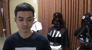 Inspiratif, Pemuda Magetan Buat Replika Helm Star Wars Tembus Hingga Pasaran Singapura