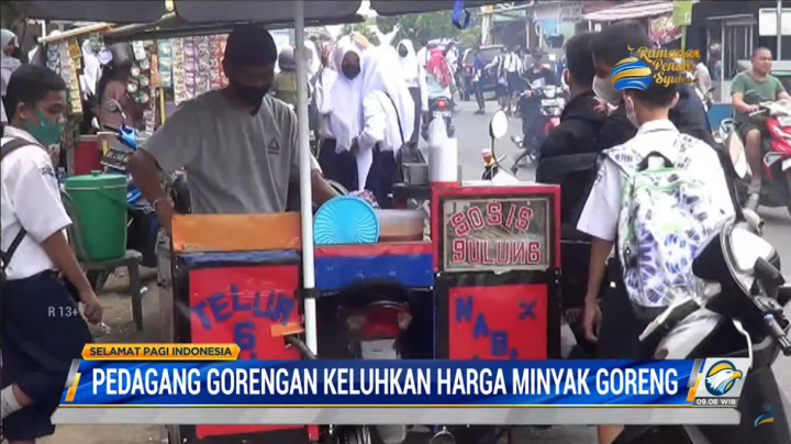 Harga Minyak Goreng Melejit, Pedagang Jajanan Menjerit