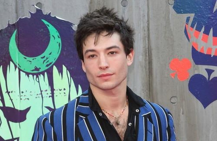 Buat Gaduh di Bar, Ezra Miller Ditangkap Polisi