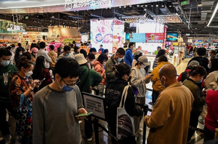 Panic Buying Melanda Warga Shanghai yang Menanti Giliran Lockdown
