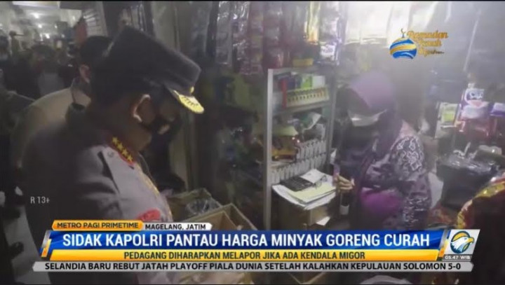 Kapolri 'Turun Gunung' Cek Harga Minyak Goreng Curah di Pasar