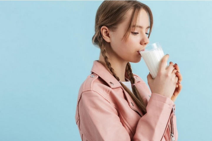 Kapan Waktu yang Tepat Minum Susu saat Berpuasa?