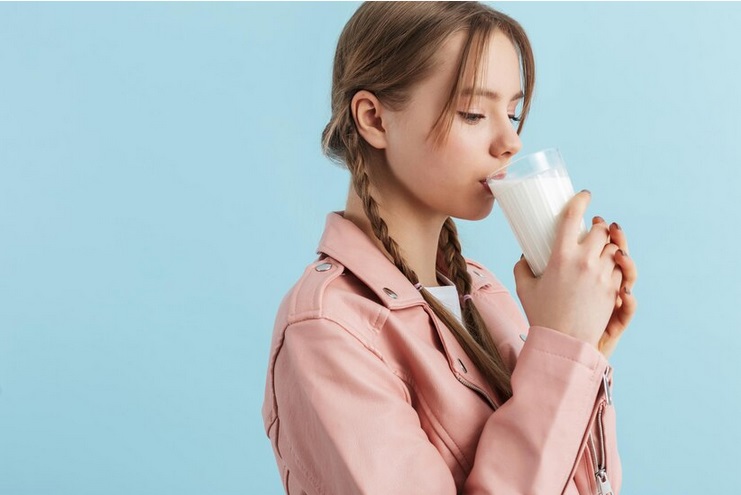 Susu bisa dijadikan tambahan nutrisi untuk berpuasa. (Foto: Freepik)