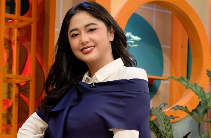 Nikita Mirzani Tuding Dewi Perssik 5 Kali Aborsi, Ini Tanggapan Sang Pedangdut