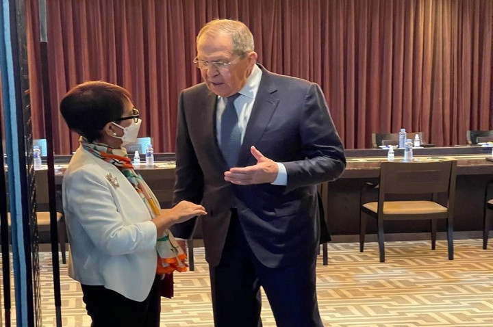 Menlu Retno Bertemu Menlu Rusia, Desak Segera Hentikan Peperangan