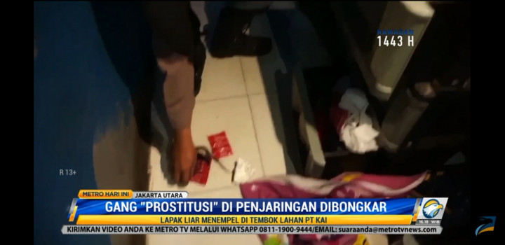 Satpol PP Bongkar Lapak Prostitusi di Penjaringan