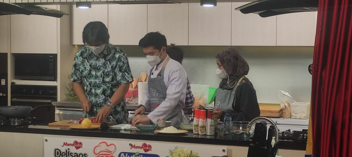 Nicky Tirta Makin Jatuh Cinta dengan Dunia Memasak