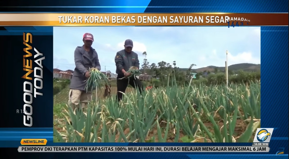 Tukar koran bekas dengan sayuran segar. Foto: Dok/Metro TV