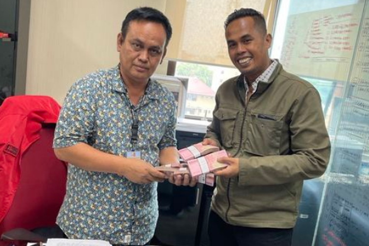 Lord Adi kembalikan uang Indra Kenz (Foto: instagram)