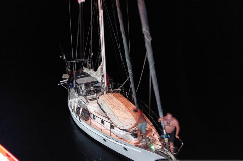 2 WNA dengan Yacht Terdampar di Perairan Maluku