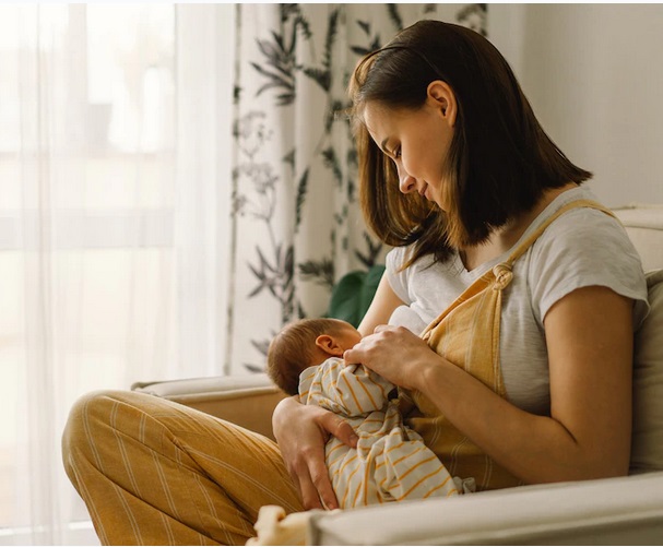 6 Tips Lancar Menjalankan Ibadah Puasa bagi Ibu Menyusui